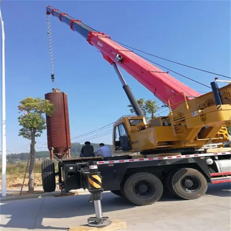 青岛专业吊车租赁多少钱