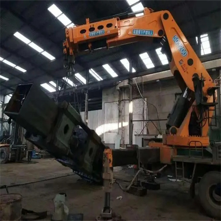 青岛200吨折臂吊出租