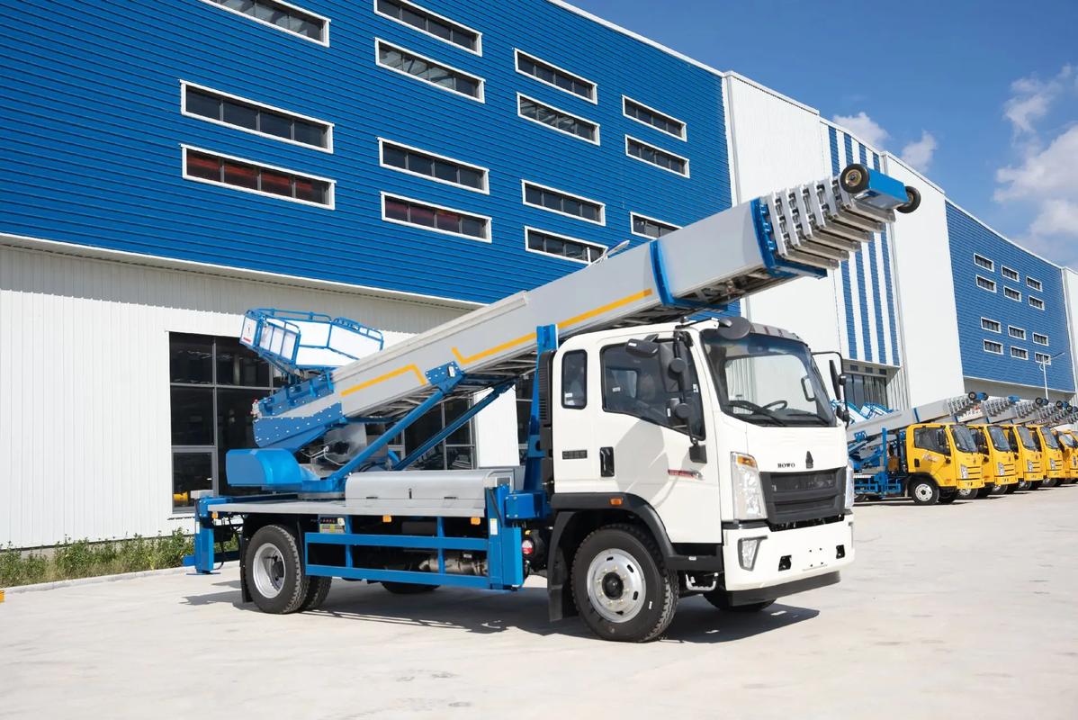 青岛出租云梯车高空作业车 建筑垃圾搬运